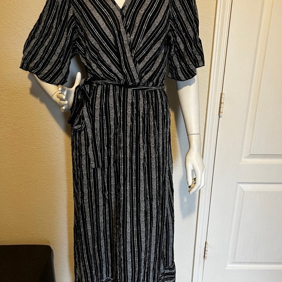 Carly Jean Los Angeles Dresses & Skirts - Cute Carly Jean maxi dress size L